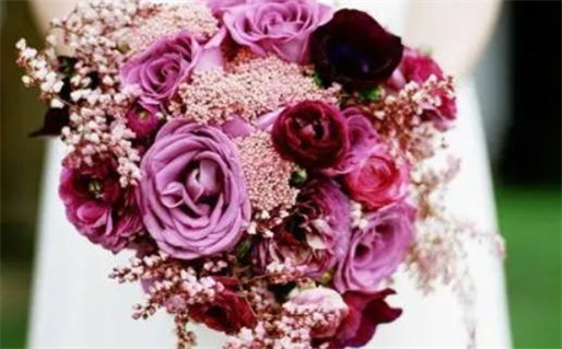 今日万年历2028年03月04日婚嫁的好日子,结婚吉日