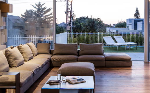 2027年02月18日乔迁黄历查询