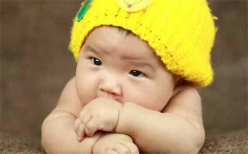 胡姓2026年04月30日出生的男孩子五行缺什么？如何科学取名