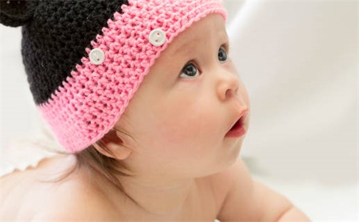 如何给2026年06月18日出生的黄姓男宝宝起个好名字？专业分析与建议